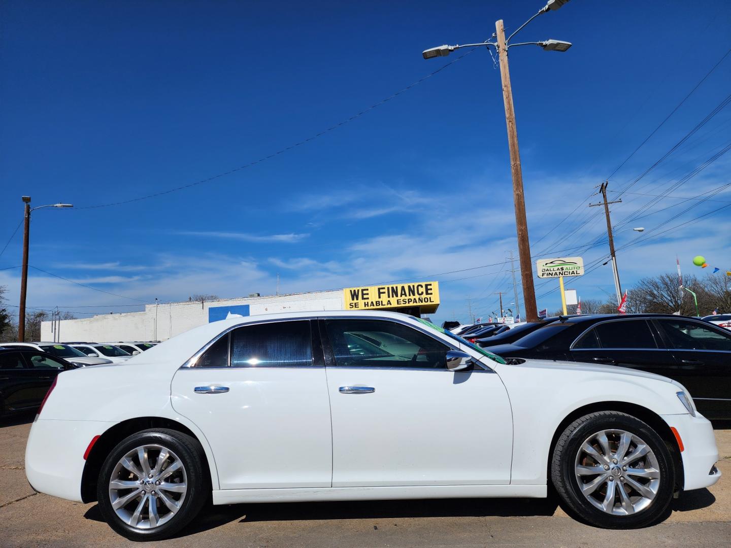 2018 WHITE Chrysler 300 LIMITED (2C3CCAKG4JH) , AUTO transmission, located at 2660 S.Garland Avenue, Garland, TX, 75041, (469) 298-3118, 32.885387, -96.656776 - Welcome to DallasAutos4Less, one of the Premier BUY HERE PAY HERE Dealers in the North Dallas Area. We specialize in financing to people with NO CREDIT or BAD CREDIT. We need proof of income, proof of residence, and a ID. Come buy your new car from us today!! This is a very well cared for 2018 CH - Photo#2